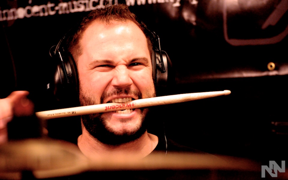 fertig verlegte Armierungseisen mit Arbeiter