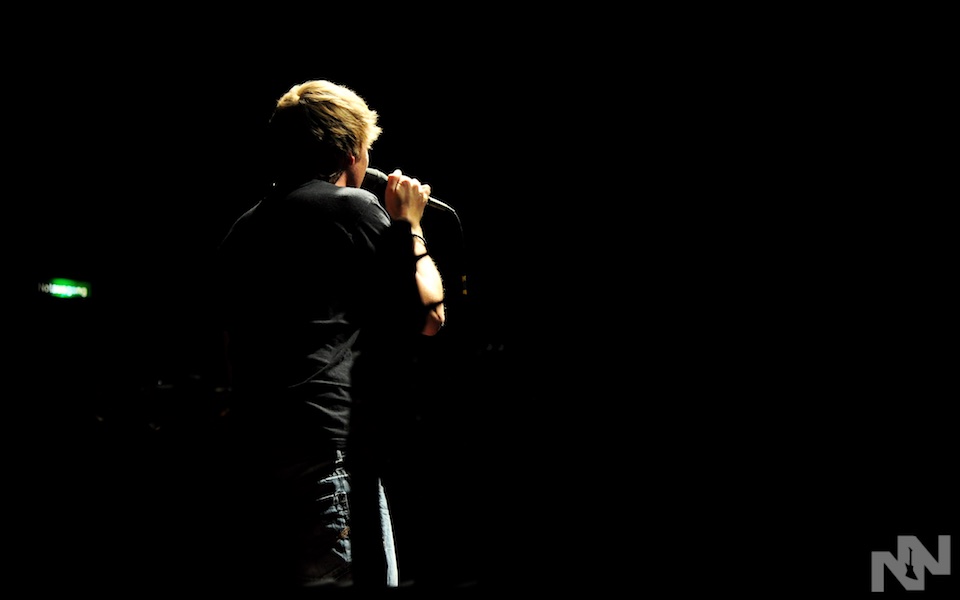 fertig verlegte Armierungseisen mit Arbeiter