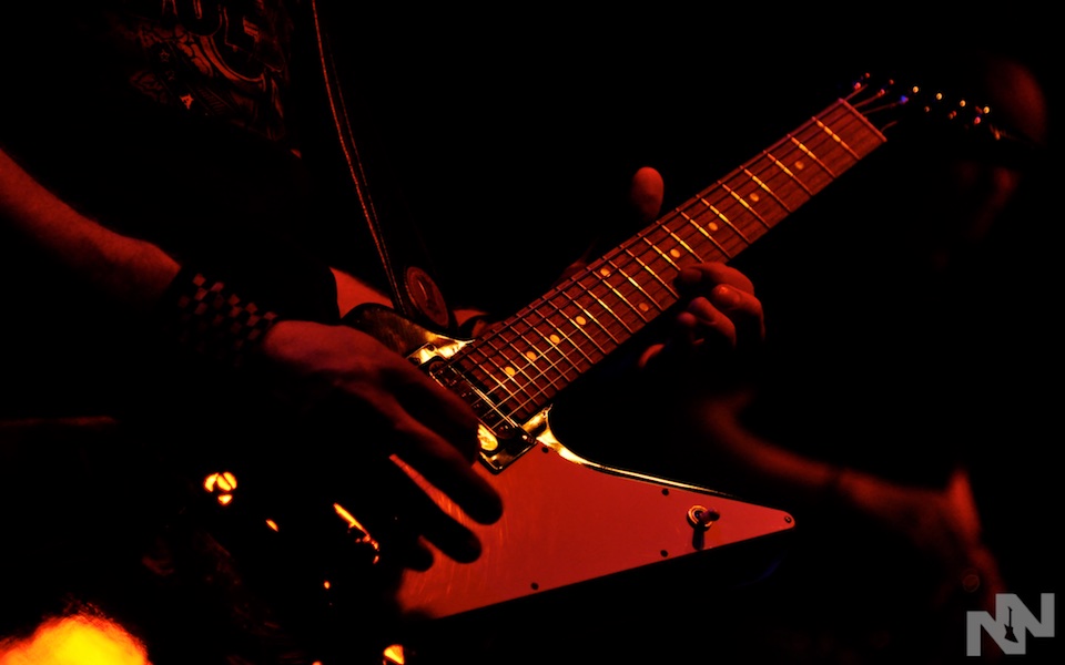 fertig verlegte Armierungseisen mit Arbeiter