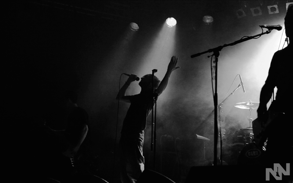 fertig verlegte Armierungseisen mit Arbeiter